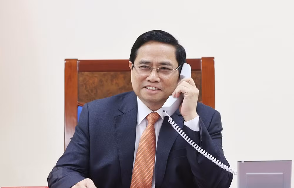 Vietnam-Singapour: Conversation téléphonique entre les Premiers ministres ảnh 1