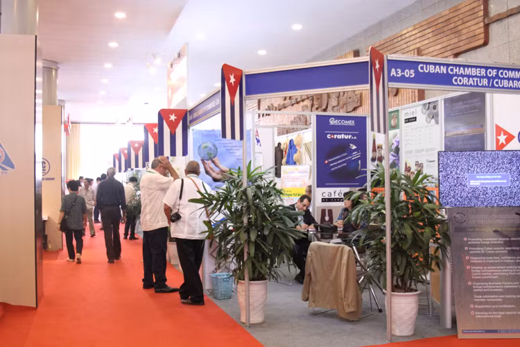 Vietnam-Cuba: objectif 500 millions de dollars d'échanges commerciaux en 2022 ảnh 1