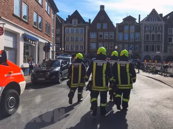 Camionnette-bélier en Allemagne: pas de victime vietnamienne pour l'instant ảnh 1