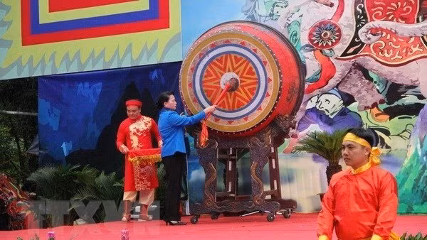 La Présidente de l’AN Nguyên Thi Kim Ngân à la fête de Bà Triêu 2018 ảnh 1