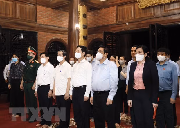 Le Premier ministre rend visite à la province de Thai Nguyen ảnh 1