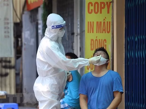 COVID-19 : Hanoï confirme 15 nouveaux cas dans le bilan actualisé à midi ảnh 1