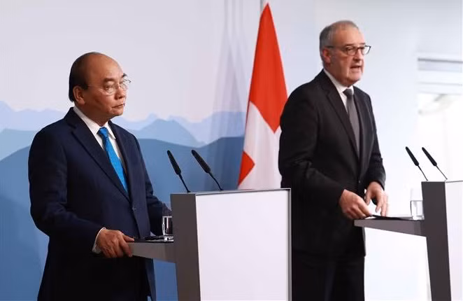 Renforcement des liens entre Genève et Hanoï après la visite du président vietnamien ảnh 1