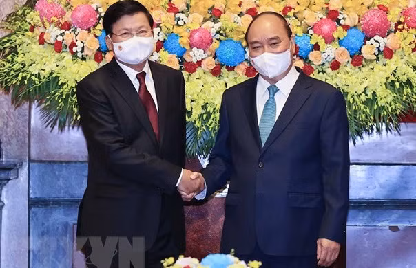 La visite d'amitié du SG du PPRL au Vietnam : un jalon historique dans les relations bilatérales ảnh 1