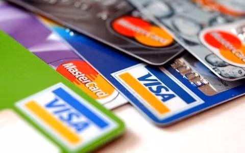 Le secteur bancaire demande une réduction des frais des organisations internationales de cartes ảnh 1