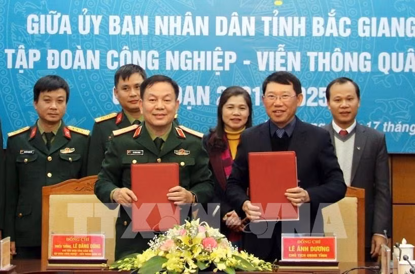 Bac Giang et Viettel coopèrent dans la construction de l'administration électronique ảnh 1