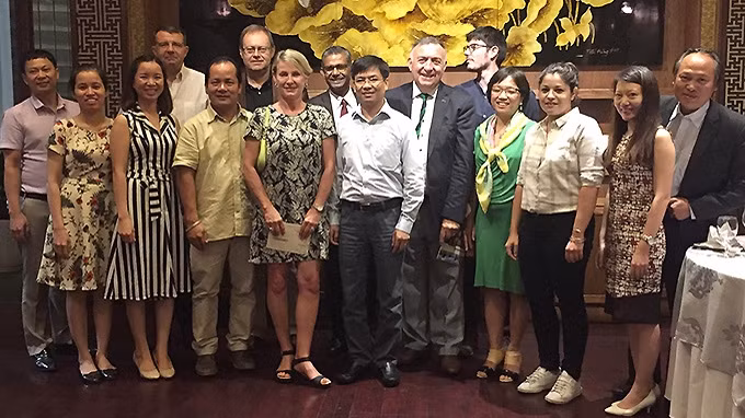 Des voyagistes et journalistes français explorent le marché vietnamien ảnh 1