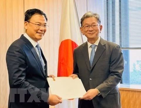 Le Vietnam attache de l'importance aux relations avec le Japon ảnh 1