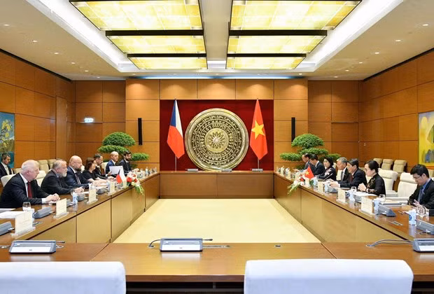 Vietnam-République tchèque : renforcement de la coopération interparlementaire ảnh 2