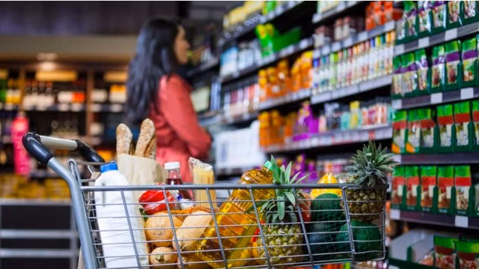 Les ventes au détail de biens et services dépassent 22 milliards de dollars en mai ảnh 1
