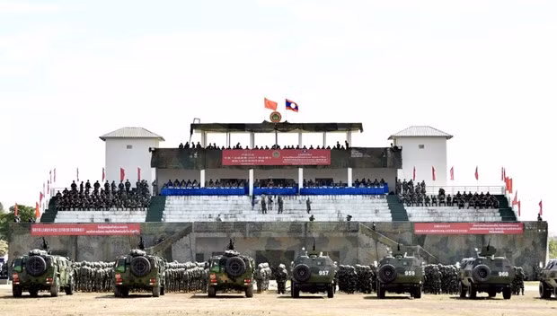 Exercice militaire conjoint Laos-Chine ảnh 1