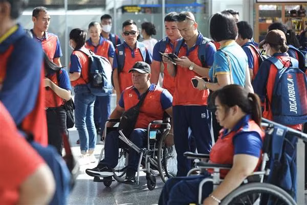 ASEAN Para Games 12: les sportifs vietnamiens partent pour le Cambodge ảnh 2