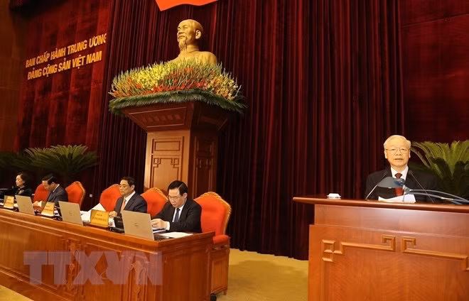 Premier jour ouvrable du plénum de mi-mandat du CC du Parti du 13e mandat ảnh 2