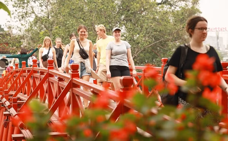 Tourisme: Nécessité de politiques plus attrayantes en matière de visa ảnh 1