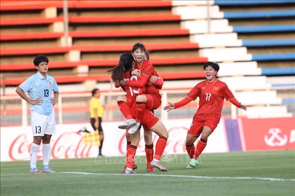 SEA Games 32: deuxième victoire de l’équipe du footbal féminin du Vietnam ảnh 1
