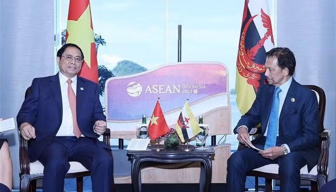 Le Premier ministre Pham Minh Chinh rencontre le sultan de Brunei ảnh 2