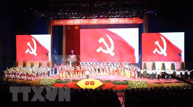 Le Parti communiste du Vietnam continue de recevoir des félicitations pour son 90e anniversaire ảnh 1