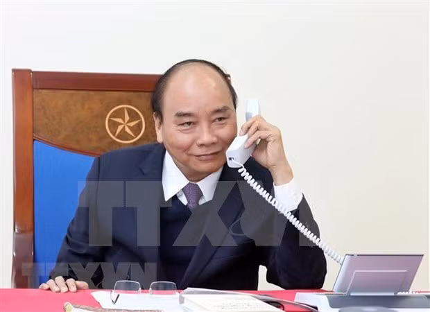 Des dirigeants vietnamien et indonésien abordent la prévention du nCoV ảnh 1