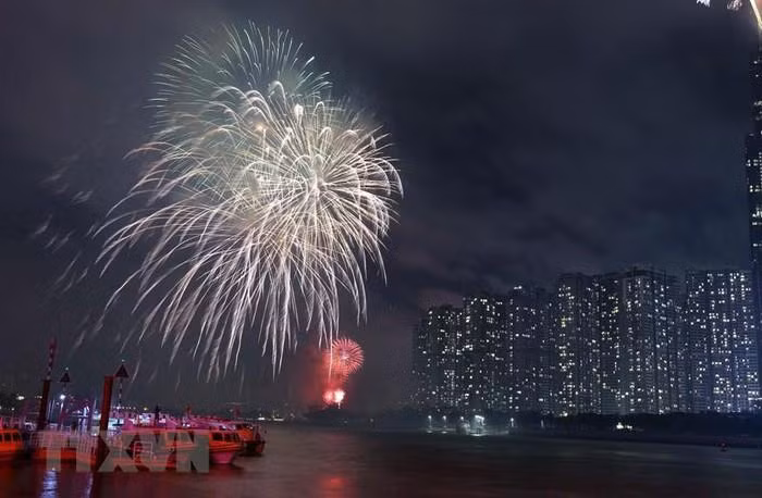 Les habitants de la mégapole du Sud célèbrent la Fête nationale ảnh 1