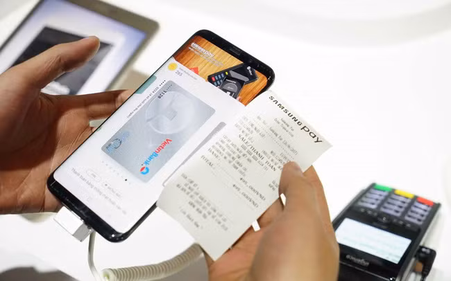 Le Vietnam dépasse Singapour et la Malaisie dans la course "sans cash" ảnh 1