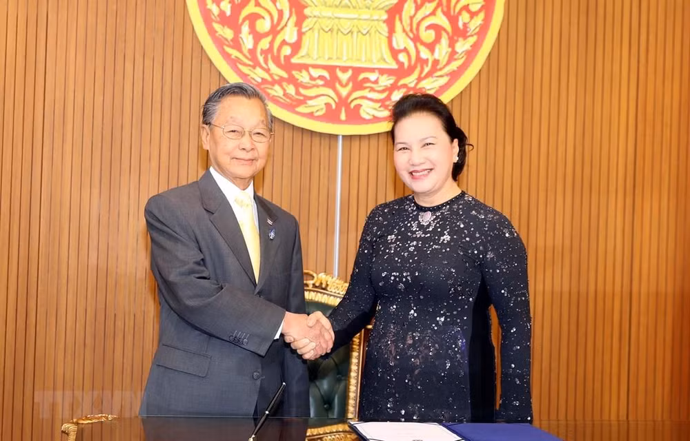 Entretien Nguyen Thi Kim Ngan - Chuan Leekpai ảnh 1