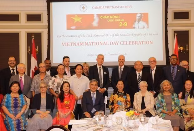 La fête nationale du Vietnam est célébrée au Canada et à Hong Kong (Chine) ảnh 1
