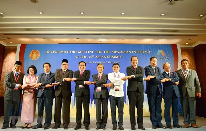 Le vice-président de l’AN Uong Chu Luu à la réunion des dirigeants de l'AIPA-ASEAN ảnh 1