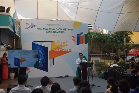 Hô Chi Minh-Ville: De nombreuses activités pour célébrer la Journée vietnamienne du livre ảnh 1