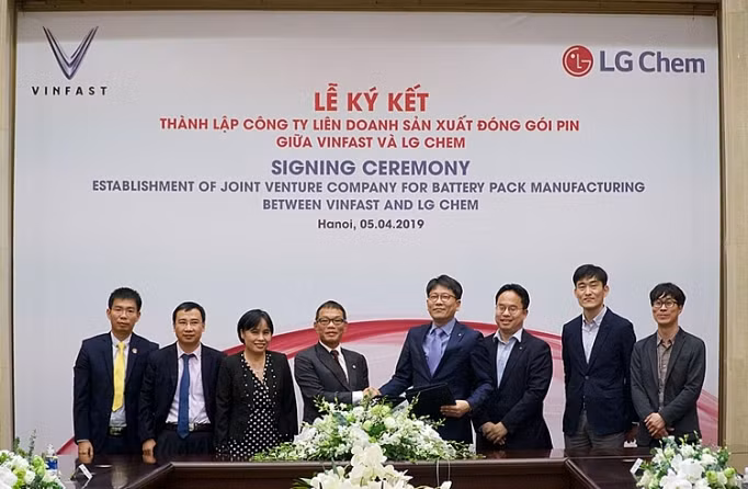 Coopération Vingroup-LG pour produire les batteries au lithium-ion ảnh 1