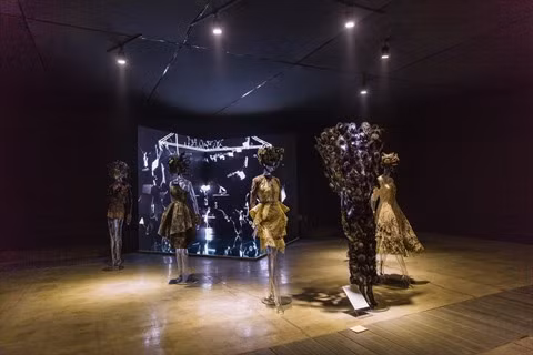 HCM-Ville: Ouverture de l'exposition "Bloc silencieux" de Nguyên Công Tri ảnh 1