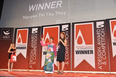 Une fresque de lotus et un jacuzzi en mosaïque exposés en Italie ảnh 1