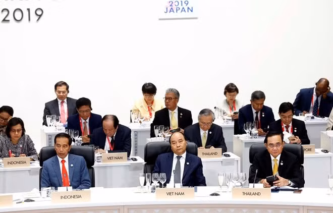 Le PM Nguyen Xuan Phuc participe aux activités du 14e Sommet du G20 ảnh 1