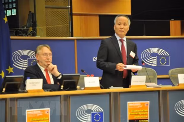 Un parlementaire français soutient l'accord de libre-échange UE-Vietnam ảnh 1