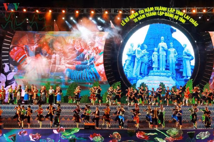 Célébration du 110e anniversaire de la fondation de la province de Lai Chau ảnh 1