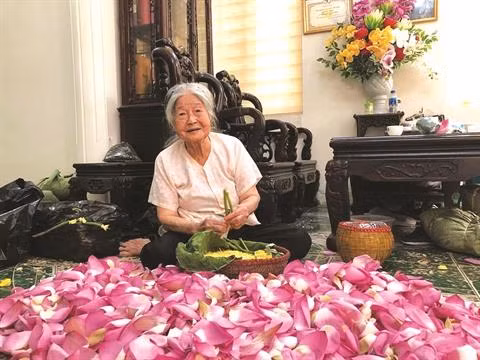 Aromatiser le thé au lotus: l’extraordinaire art des Hanoïens ảnh 1