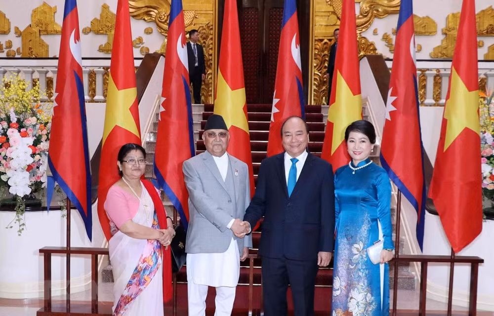 Le Premier ministre népalais termine avec succès sa visite officielle au Vietnam ảnh 1