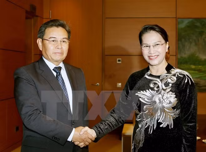 La présidente de l’AN reçoit le président du CC du Front d'édification nationale du Laos ảnh 1