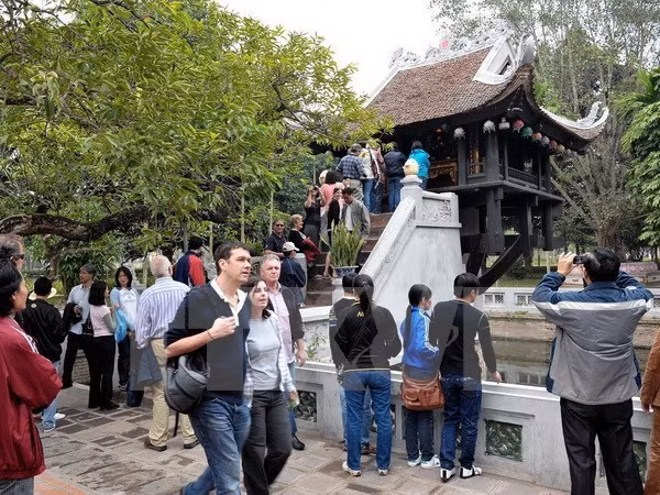 Plus de 9,4 millions de touristes étrangers viennent au Vietnam en neuf mois ảnh 1