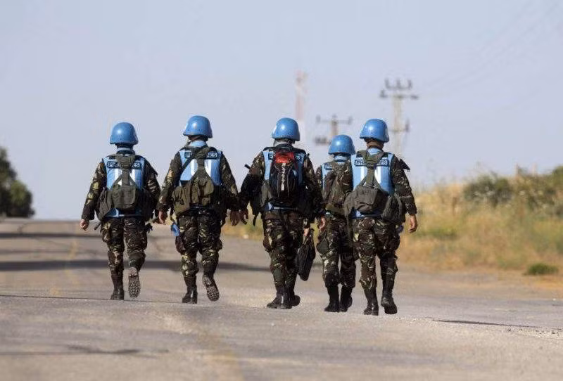 COVID-19 : l'ONU demande à neuf pays de différer leurs rotations de Casques bleus ảnh 1