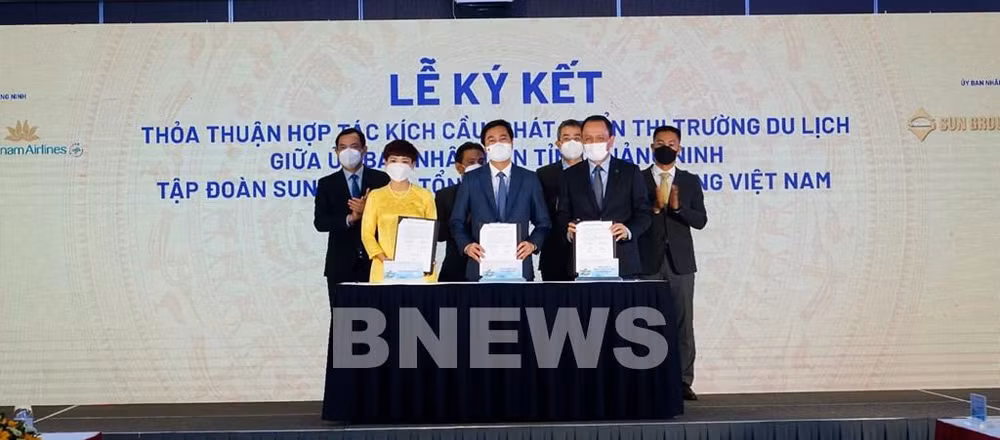 Quang Ninh coopère avec Vietnam Airlines et Sun Group pour promouvoir le tourisme ảnh 1