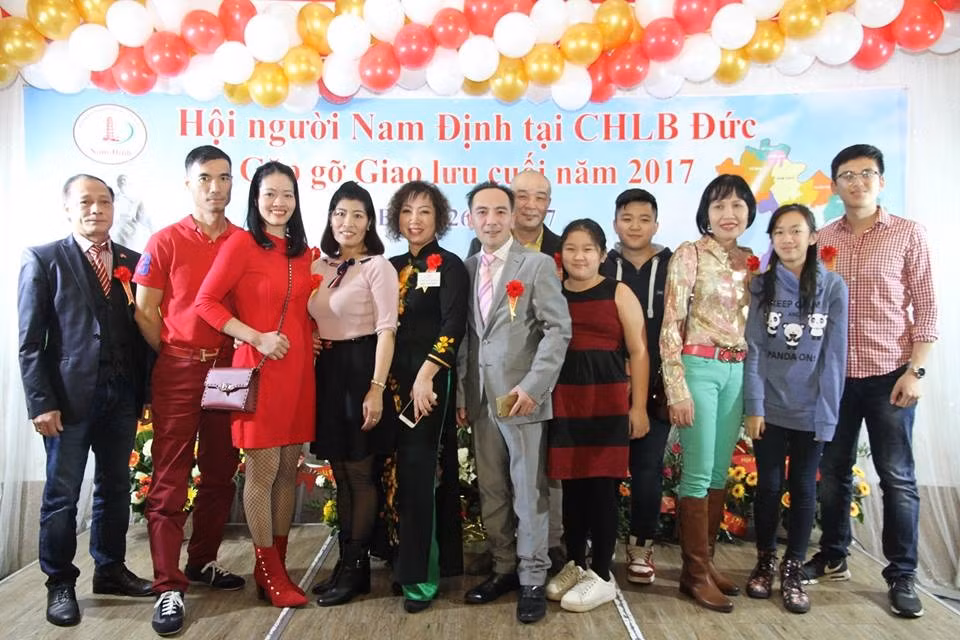 La diaspora vietnamienne d'Allemagne consolide la solidarité ảnh 1