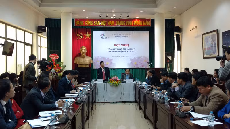 Le Vietnam table sur 16 millions de touristes étrangers en 2018 ảnh 3