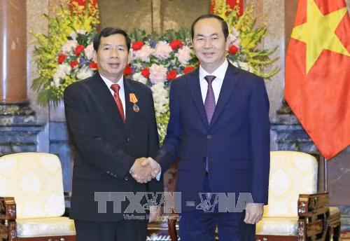 Le président vietnamien reçoit le président de la Cour populaire suprême du Laos ảnh 1