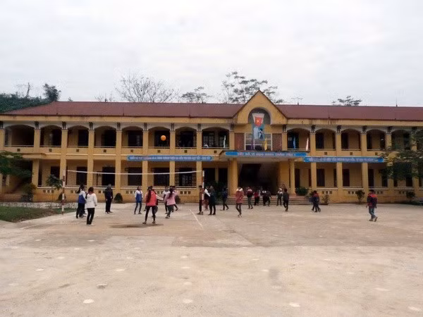 Plus de 1,8 milliard de dongs pour soutenir les enfants montagnards à Tuyen Quang ảnh 1