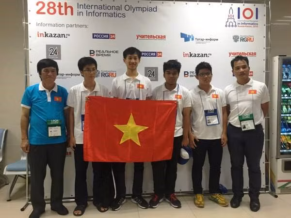 Le Vietnam remporte deux médailles d'or aux Olympiades internationales d'Informatique ảnh 1
