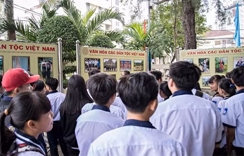 Expositions sur la culture des ethnies vietnamiennes et la culture du thé ảnh 1