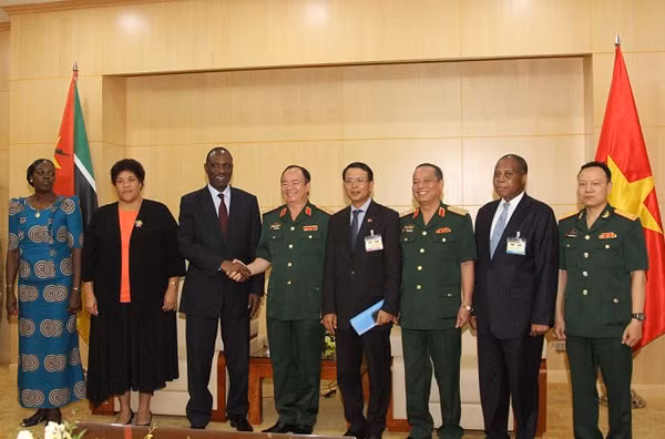 Le Premier ministre mozambicain visite le comité national d’adaptation aux catastrophes naturelles ảnh 1