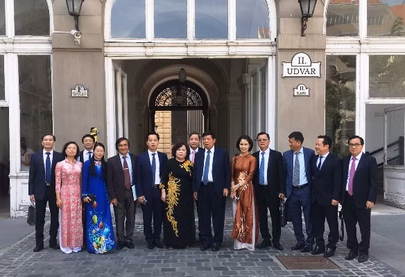 Hanoï et Budapest renforcent leur coopération ảnh 1