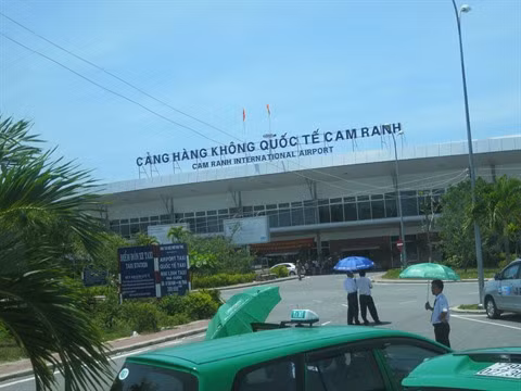 Mesures susceptibles de réduire les surcharges des aéroports ảnh 1