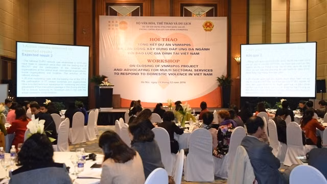 Conférence sur l’Élaboration des services multisectoriels afin de traiter la violence familiale ảnh 1